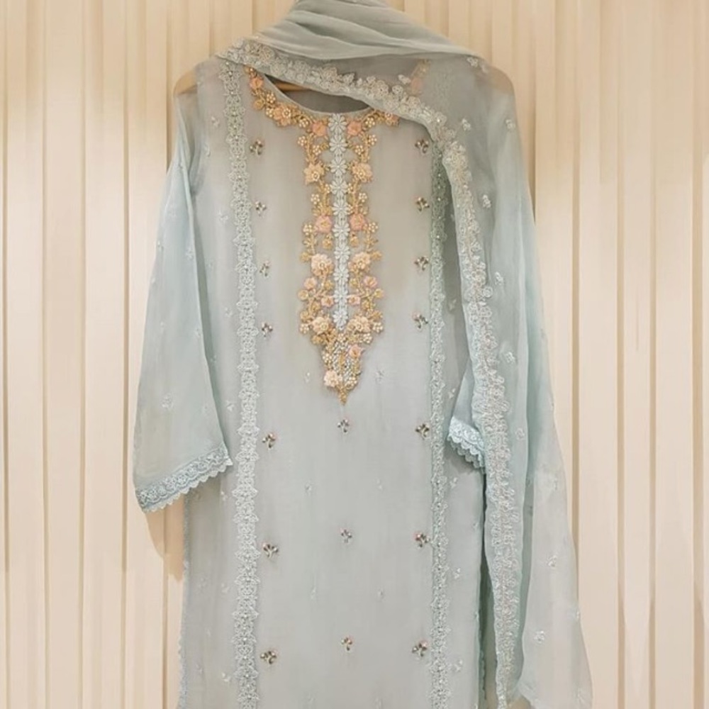 - 3 pc Agha noor